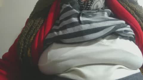 Snapshot of capitanfuturo44 chatting on 02-10-25, 04:58 Cinzia ex regina online show from 02-10-25, 04:58