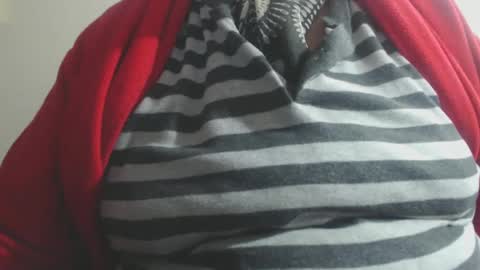 Snapshot of capitanfuturo44 chatting on 02-11-25, 02:57 Cinzia ex regina online show from 02-11-25, 02:57