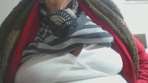 Snapshot of capitanfuturo44 chatting on 02-19-25, 09:50 Cinzia ex regina online show from 02-19-25, 09:50