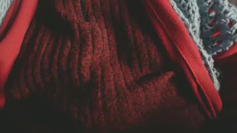 Snapshot of capitanfuturo44 chatting on 10-14-25, 02:07 Cinzia ex regina online show from 10-14-25, 02:07