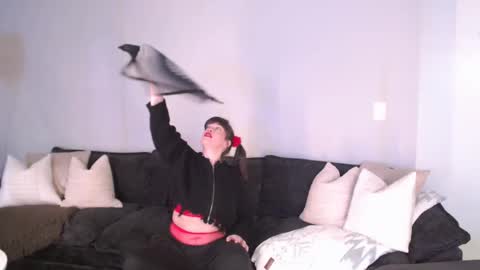 Snapshot of captainpartytits chatting on 03-20-26, 06:07 Remi Ferdinand online show from 03-20-26, 06:07