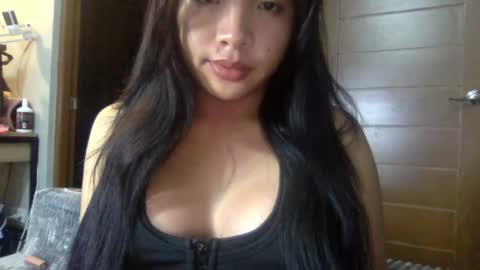 Yumi Aera online show from 06-27-26, 09:25