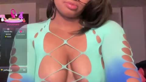 Snapshot of caramel_dreamq chatting on 01-10-26, 02:35 pretty hazel online show from 01-10-26, 02:35