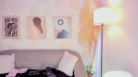 caramel_kiss_ online show from 06-18-26, 07:40
