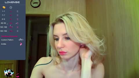 Snapshot of caramel_pie_ chatting on 02-24-25, 07:52 caramel online show from 02-24-25, 07:52