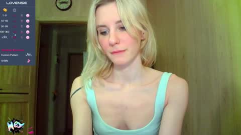 Snapshot of caramel_pie_ chatting on 03-06-25, 06:48 caramel online show from 03-06-25, 06:48