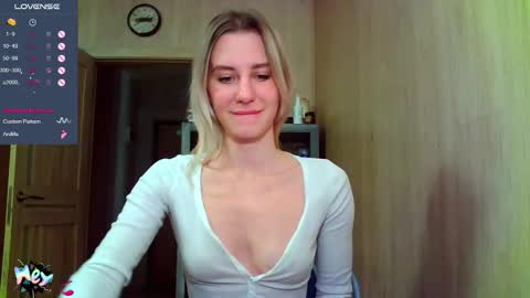 Snapshot of caramel_pie_ chatting on 11-15-25, 10:37 caramel online show from 11-15-25, 10:37