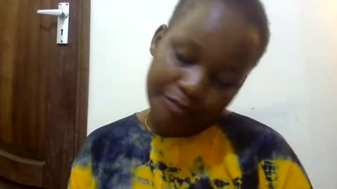 Snapshot of caramelbetty chatting on 06-05-26, 01:17 Betty online show from 06-05-26, 01:17