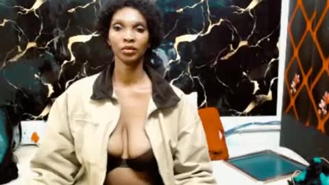 Snapshot of caramelminxx_ chatting on 06-27-26, 12:22 caramelminxx_ online show from 06-27-26, 12:22
