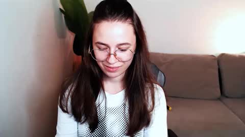 Mary online show from 11-21-25, 03:22