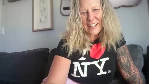 Snapshot of carebear5719 chatting on 03-20-26, 05:07 carebear5719 online show from 03-20-26, 05:07