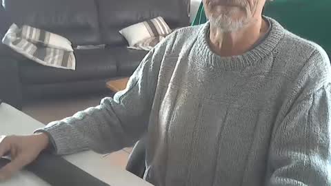 Snapshot of cargo69 chatting on 01-12-25, 12:33 cargo69 online show from 01-12-25, 12:33