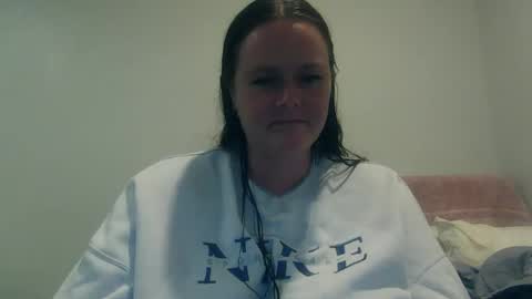 Snapshot of carinabro10 chatting on 10-07-25, 08:44 carinabro10 online show from 10-07-25, 08:44