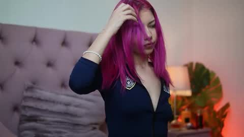 Snapshot of carinafoxy chatting on 03-01-26, 10:01 Carina online show from 03-01-26, 10:01