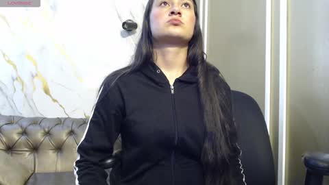 Snapshot of caritoluna_ chatting on 11-04-25, 03:27 Carito online show from 11-04-25, 03:27