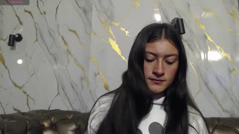 Snapshot of caritoluna_ chatting on 11-10-25, 03:27 Carito online show from 11-10-25, 03:27