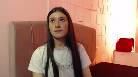 Snapshot of caritoluna_ chatting on 12-02-25, 03:34 Carito online show from 12-02-25, 03:34