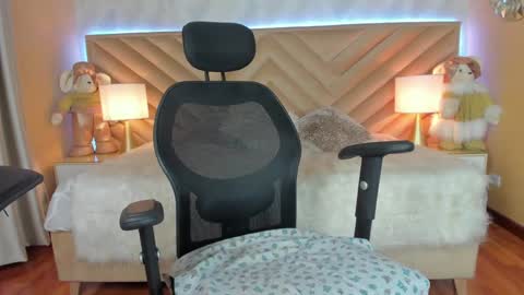 Carla Santini online show from 12-20-24, 10:11