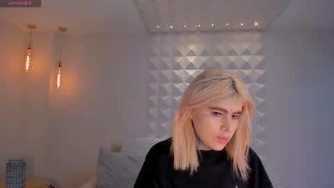 Snapshot of carlabrunni_ chatting on 01-10-26, 12:29 Carla Bunnis online show from 01-10-26, 12:29