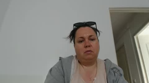 Snapshot of carlaruth chatting on 04-13-26, 04:40 Carlaruth online show from 04-13-26, 04:40