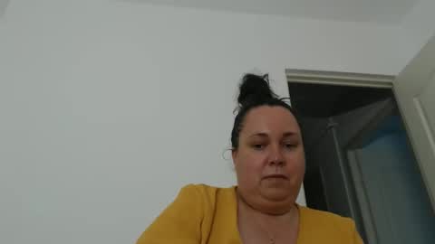 Snapshot of carlaruth chatting on 04-29-26, 04:33 Carlaruth online show from 04-29-26, 04:33