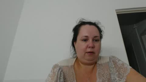 Snapshot of carlaruth chatting on 05-10-26, 03:33 Carlaruth online show from 05-10-26, 03:33