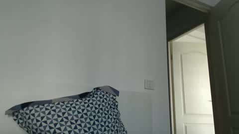 Snapshot of carlaruth chatting on 05-10-26, 03:39 Carlaruth online show from 05-10-26, 03:39