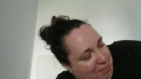 Snapshot of carlaruth chatting on 05-23-26, 03:05 Carlaruth online show from 05-23-26, 03:05