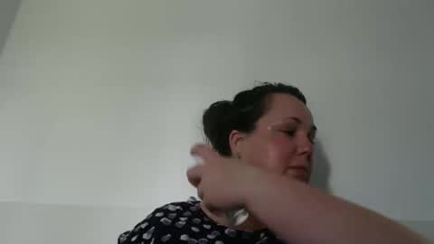 Snapshot of carlaruth chatting on 05-27-26, 02:36 Carlaruth online show from 05-27-26, 02:36