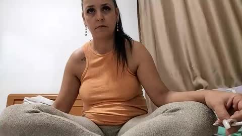 Snapshot of carlasweet00 chatting on 11-01-25, 02:24 carlasweet00 online show from 11-01-25, 02:24