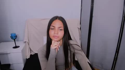 Snapshot of carlaxsensual chatting on 06-11-26, 06:22 CarlaxSensual online show from 06-11-26, 06:22