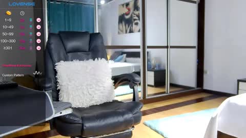 wendymilf online show from 10-05-25, 08:40