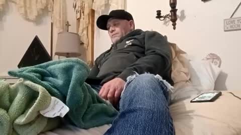 Snapshot of carldhammers chatting on 12-19-25, 12:50 carldhammers online show from 12-19-25, 12:50