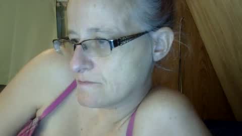 Snapshot of carleeswoman08 chatting on 02-14-25, 06:40 carleeswoman08 online show from 02-14-25, 06:40