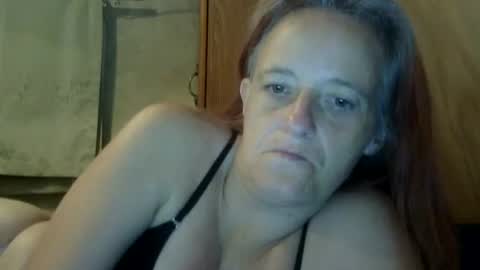 Snapshot of carleeswoman08 chatting on 10-20-25, 01:00 carleeswoman08 online show from 10-20-25, 01:00