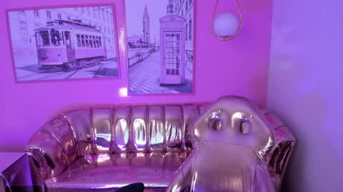 CARLYE   online show from 01-31-25, 04:03