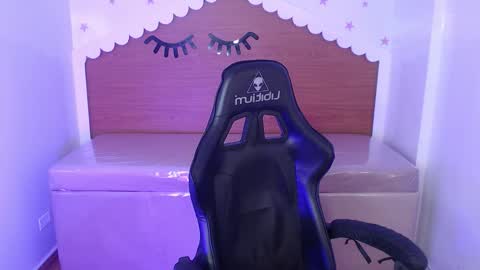 CARLYE   online show from 10-22-25, 03:07