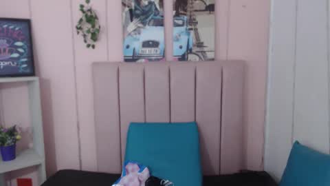 Snapshot of carlin_gimenes707rs chatting on 09-18-25, 01:02 CARLIN GIMENES online show from 09-18-25, 01:02