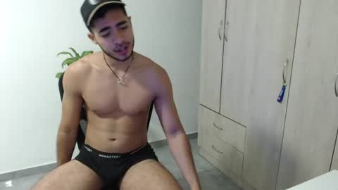 Snapshot of carlitospuma_ chatting on 07-24-26, 03:48 Carlitos online show from 07-24-26, 03:48