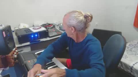 carlos online show from 06-02-26, 09:39