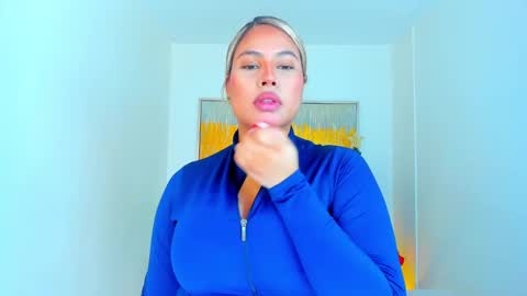 Snapshot of carlota_peach chatting on 12-17-24, 12:11 Andrea online show from 12-17-24, 12:11