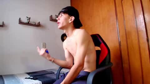 Snapshot of carloz_perez chatting on 09-17-25, 01:57 carloz_perez online show from 09-17-25, 01:57