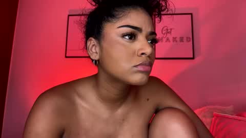 Snapshot of carlymonroee_ chatting on 03-04-25, 02:06 Littlecarly online show from 03-04-25, 02:06
