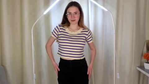 Snapshot of carmellalazo chatting on 12-20-25, 04:14 Abigail online show from 12-20-25, 04:14