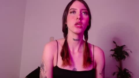 Snapshot of carmennrusso chatting on 11-28-25, 09:28 carmennrusso online show from 11-28-25, 09:28