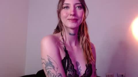 Snapshot of carmennrusso chatting on 02-19-26, 08:38 carmennrusso online show from 02-19-26, 08:38