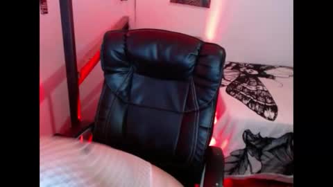 CARMILLA ROSS online show from 01-10-25, 11:54