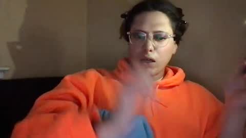 Snapshot of carnalflower95 chatting on 04-10-26, 09:14 Brooke online show from 04-10-26, 09:14