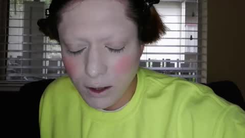 Brooke online show from 05-06-26, 01:47