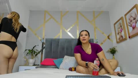 Caroline online show from 04-11-26, 11:47